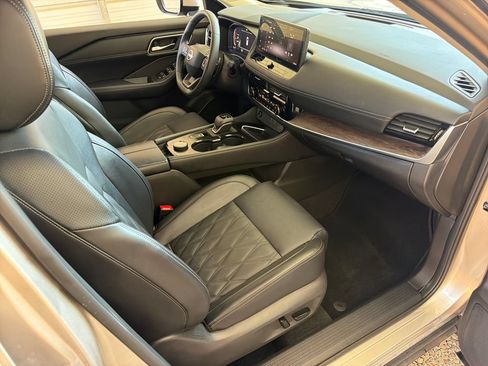 Used 2026 Nissan Rogue Platinum w/ Platinum Premium Package AWD/4WD image 28