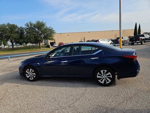 Used 2024 Nissan Altima 2.5 S FWD image 5