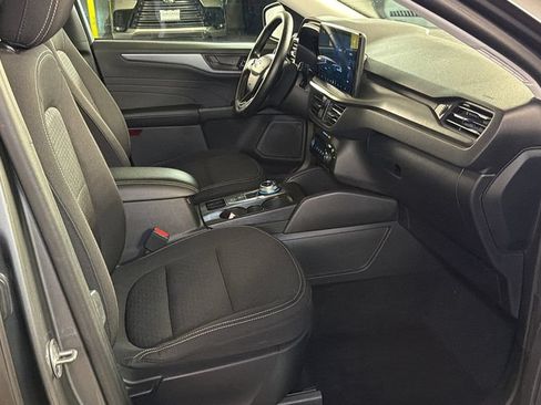 Used 2024 Ford Escape Active w/ Tech Pack #1 AWD/4WD image 9