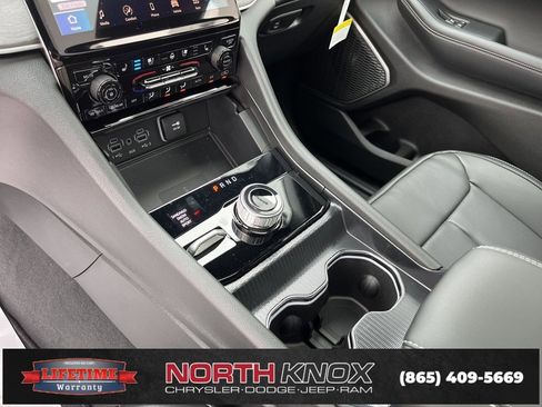 New 2025 Jeep Grand Cherokee L Limited w/ Luxury Tech Group II image 13