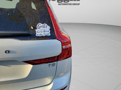 Used 2020 Volvo XC60 T5 R-Design image 15