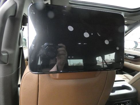 New 2026 Chevrolet Suburban High Country image 15