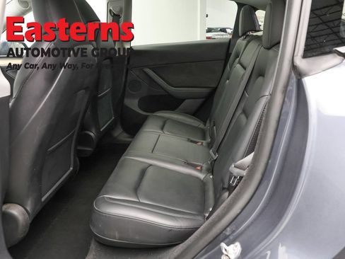 Used 2022 Tesla Model Y Long Range AWD/4WD image 19