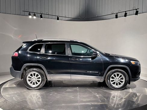 Used 2019 Jeep Cherokee Latitude w/ Popular Appearance Group image 10