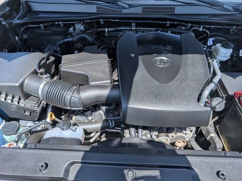 Used 2022 Toyota Tacoma SR AWD/4WD image 33