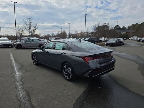 New 2026 Hyundai Elantra Limited FWD image 16