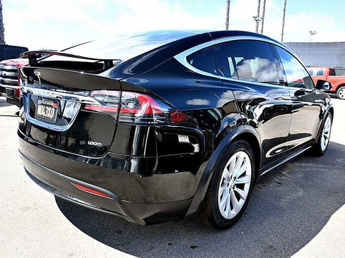 Used 2018 Tesla Model X 100D image 10