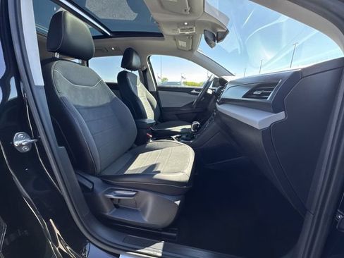 Certified 2023 Volkswagen Taos SE w/ Panoramic Sunroof Package AWD/4WD image 28
