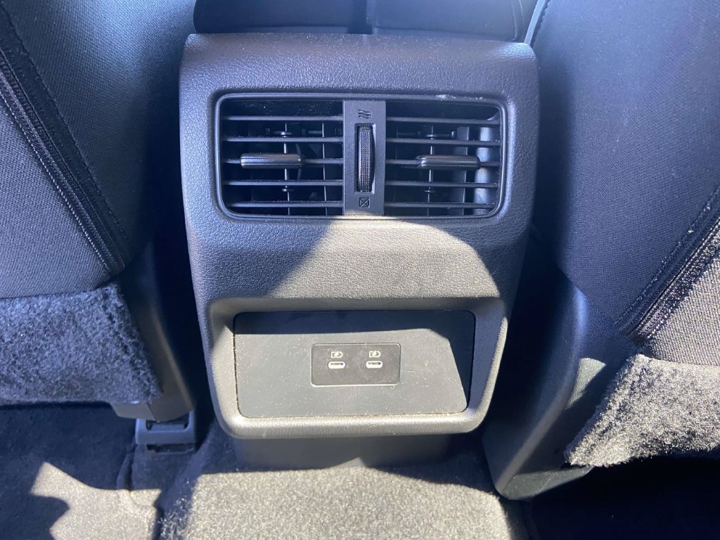 Used 2025 Nissan Rogue SV AWD/4WD image 17