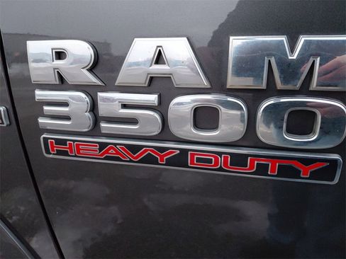 Used 2018 RAM 3500 Laramie image 27