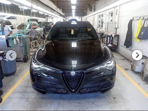 Used 2024 Alfa Romeo Stelvio Veloce AWD/4WD image 2