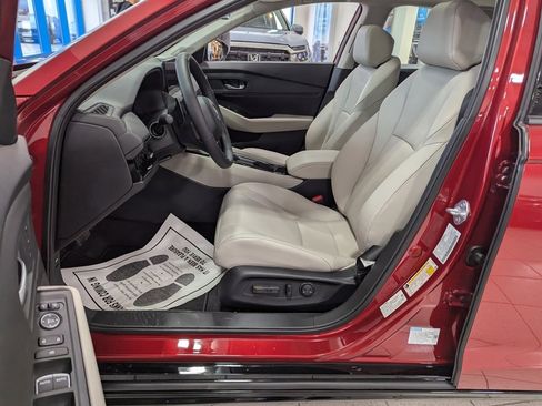 New 2025 Honda Accord EX-L image 9