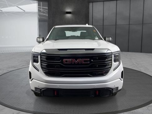 Used 2024 GMC Sierra 1500 AT4 w/ Technology Package AWD/4WD image 2