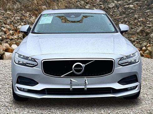 Used 2018 Volvo S90 T5 Momentum w/ Momentum Plus Package image 3
