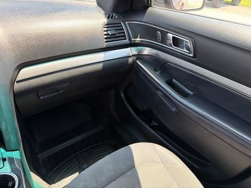 Used 2018 Ford Explorer XLT w/ Equipment Group 201A AWD/4WD image 20