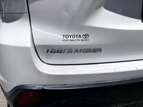 Used 2017 Toyota Highlander XLE FWD image 27