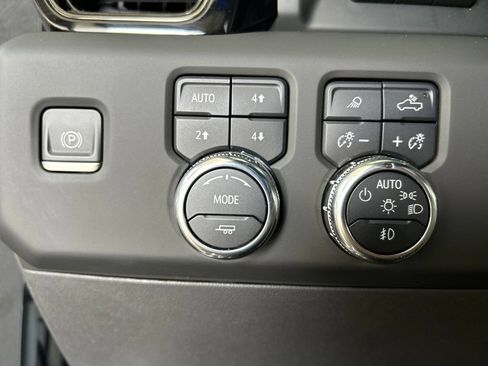 Used 2023 GMC Sierra 1500 AT4 w/ AT4 Premium Package AWD/4WD image 24