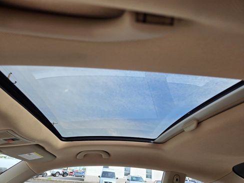 Used 2014 Volkswagen Beetle 2.5 FWD image 17