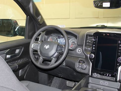 New 2026 RAM 1500 Big Horn AWD/4WD image 13