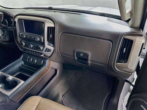 Used 2017 GMC Sierra 1500 Denali AWD/4WD image 30