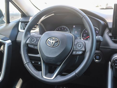 Used 2022 Toyota RAV4 XLE w/ Convenience Package image 16