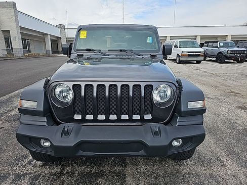 Used 2018 Jeep Wrangler Unlimited Sport S image 2