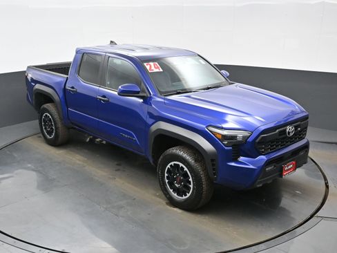 Used 2024 Toyota Tacoma TRD Off-Road image 34