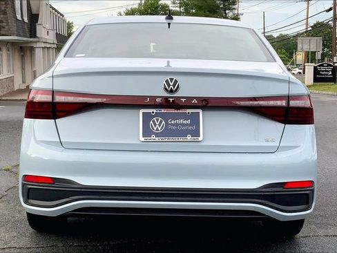 Certified 2025 Volkswagen Jetta SE FWD image 6