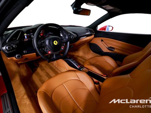 Used 2018 Ferrari 488 GTB RWD image 12