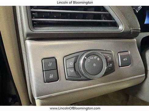 Used 2015 Lincoln MKX AWD w/ Equipment Group 102A image 35