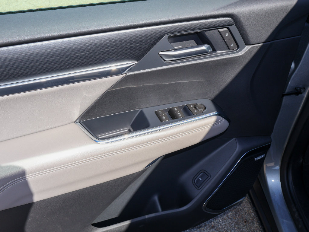 New 2027 GMC Acadia Elevation w/ Elevation Premium Package FWD image 10