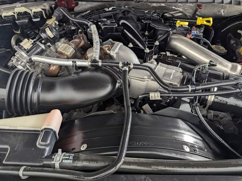 Used 2017 Ford F250 Lariat w/ Lariat Ultimate Package AWD/4WD image 9