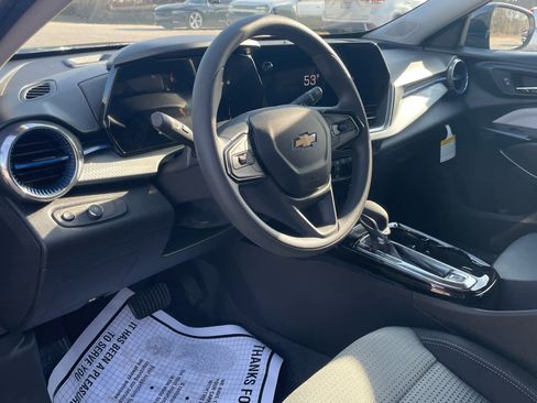 New 2026 Chevrolet Trax LT image 16