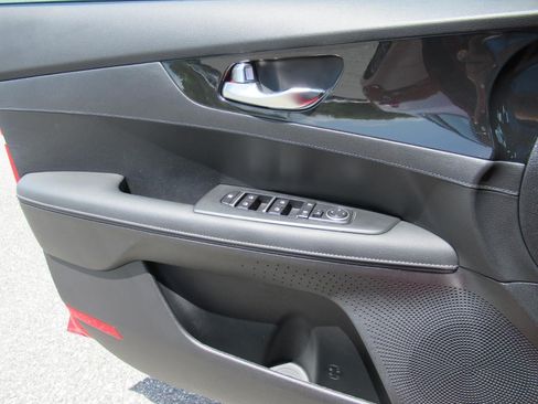 Used 2024 Kia Forte GT-Line FWD image 18