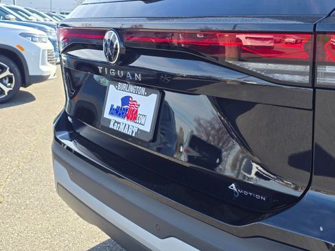 New 2026 Volkswagen Tiguan SE AWD/4WD image 17