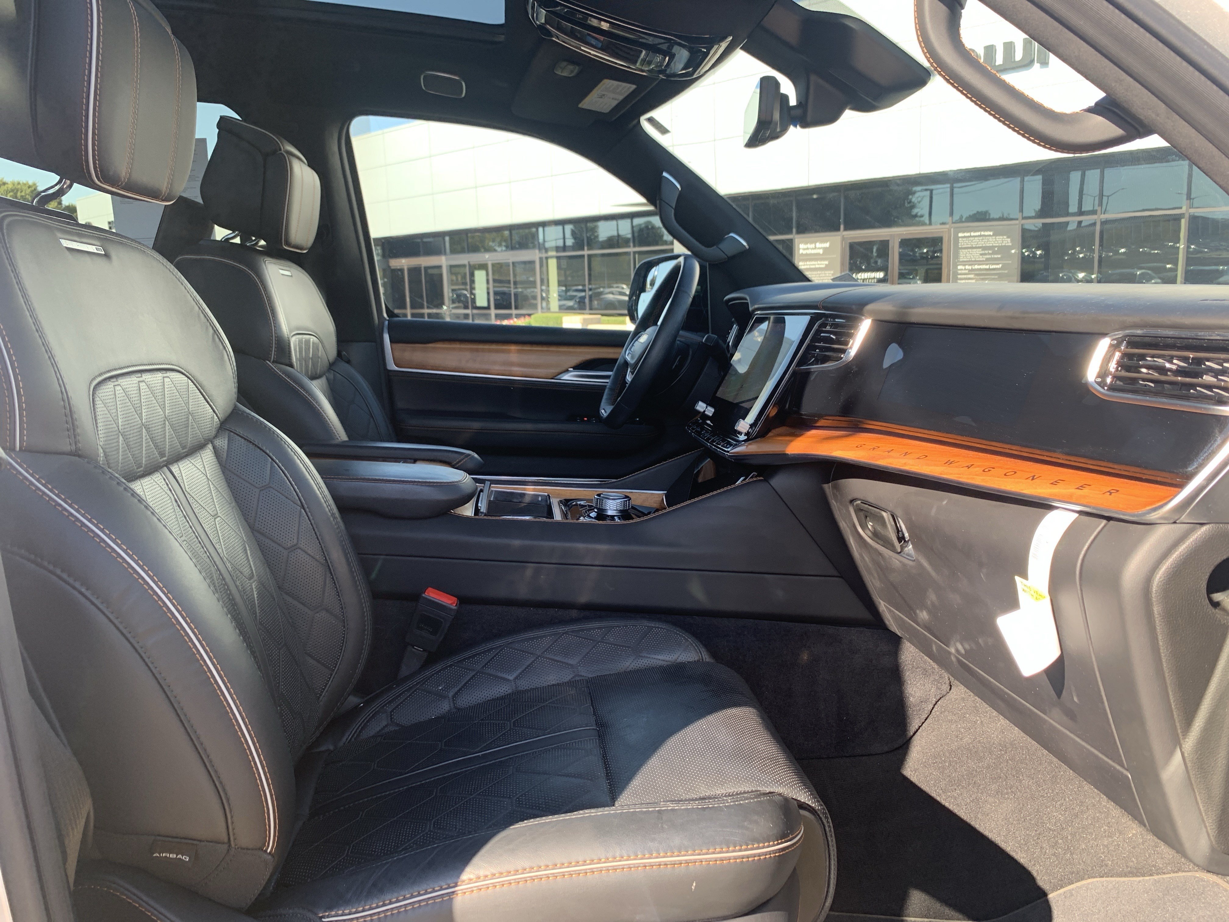 Used 2024 Jeep Grand Wagoneer Series III w/ Rear Seat Video Group 1 AWD/4WD image 35