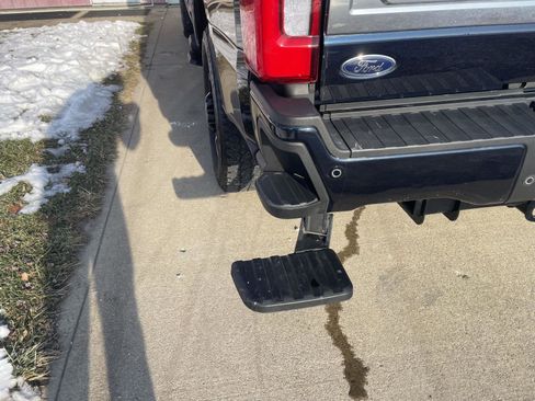 Used 2023 Ford F350 Platinum image 30