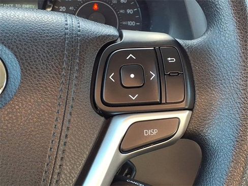 Used 2017 Toyota Sienna LE image 15