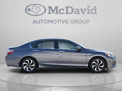 Used 2016 Honda Accord EX image 5