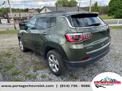 Used 2019 Jeep Compass Latitude w/ Cold Weather Group AWD/4WD image 2