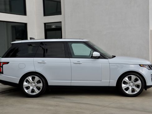 Used 2019 Land Rover Range Rover Supercharged image 8