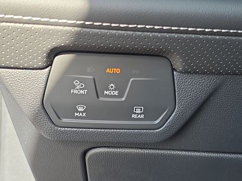New 2026 Volkswagen Atlas Cross Sport SE AWD/4WD image 26