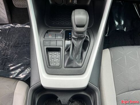 Certified 2020 Toyota RAV4 XLE w/ Convenience Package FWD image 31
