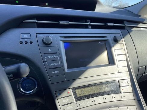 Used 2014 Toyota Prius Two image 17