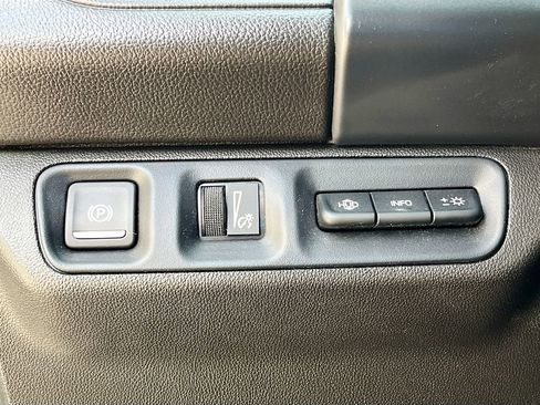 Used 2023 GMC Acadia AT4 w/ Technology Package image 10