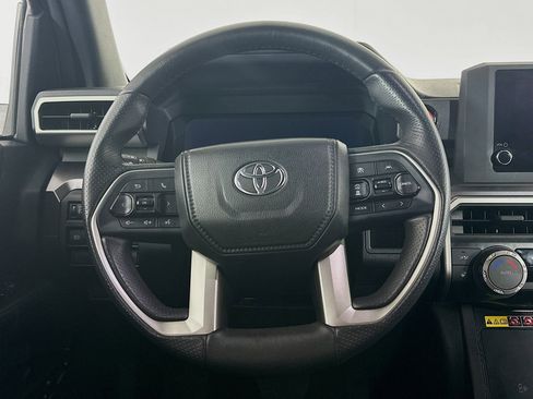 Used 2025 Toyota 4Runner TRD Off-Road image 18