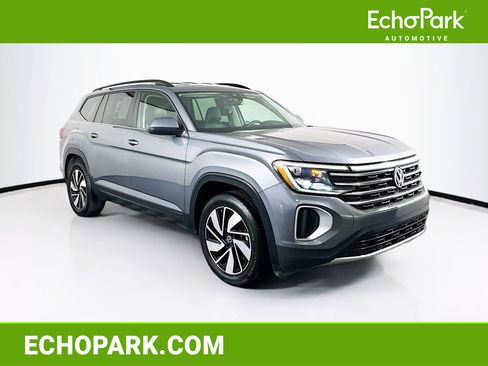 Used 2024 Volkswagen Atlas SE image 1
