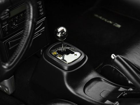 Used 2002 Toyota MR2 image 19