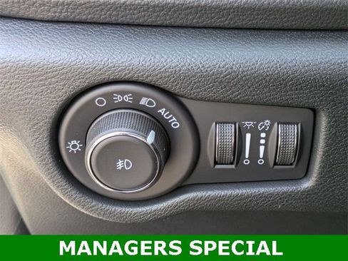 New 2026 Chrysler Pacifica Select image 13