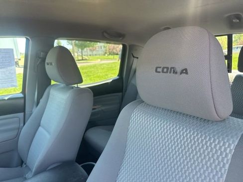 Used 2015 Toyota Tacoma 4x4 Double Cab w/ SR5 Package image 7